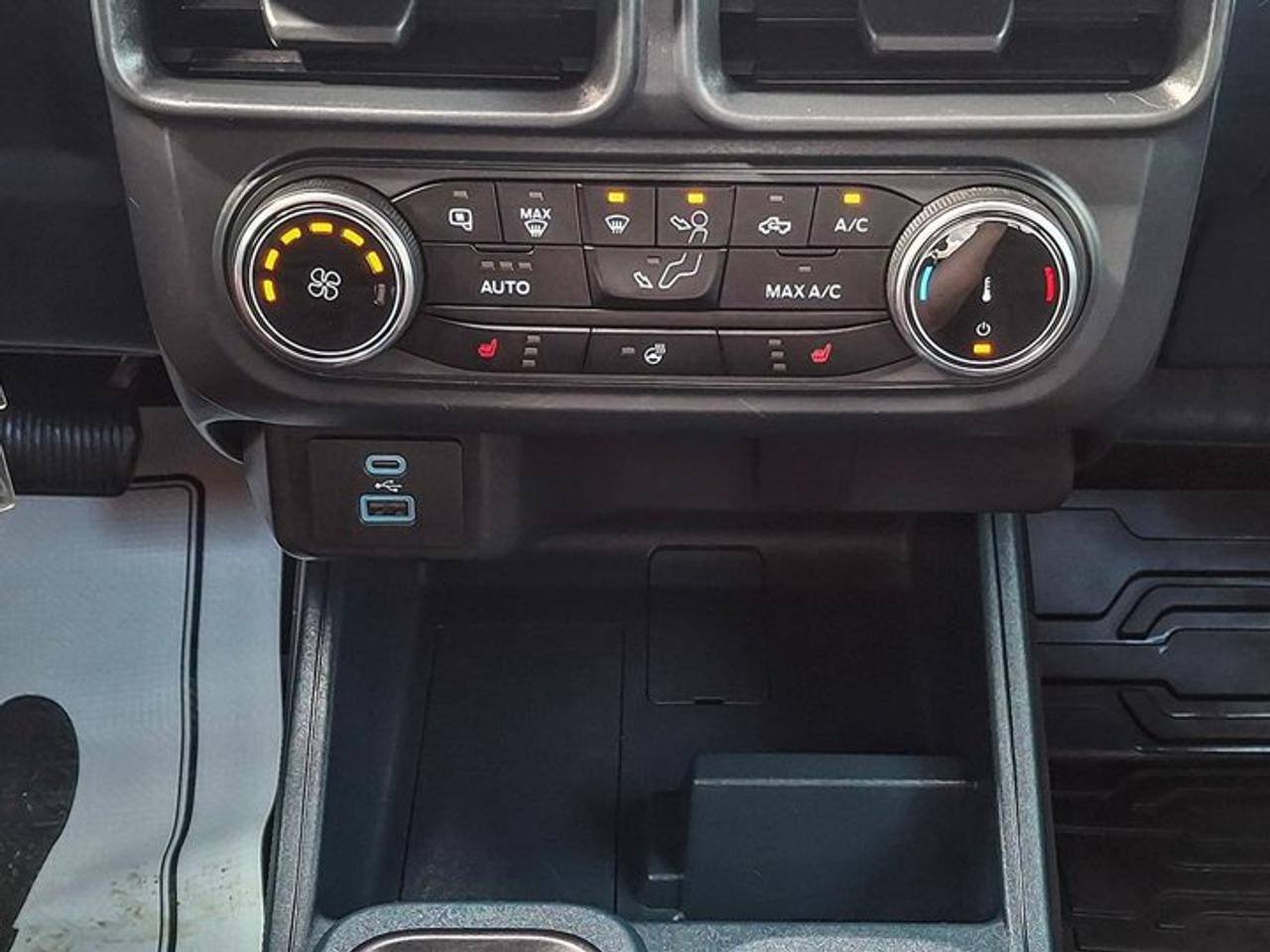 2024 Ford Maverick XLT AWD | Luxury Pkg | Co-Pilot 360 | Black Appearance PKG | 18" Alloys | Heated Wheel | and More ! Photo