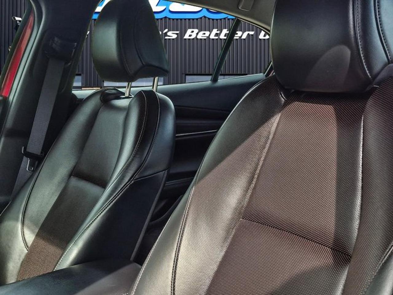 2025 Mazda MAZDA3 GT | Leather | Sunroof | Nav | Heated Wheel + Seats | Power Seat | CarPlay + Android & More! Photo