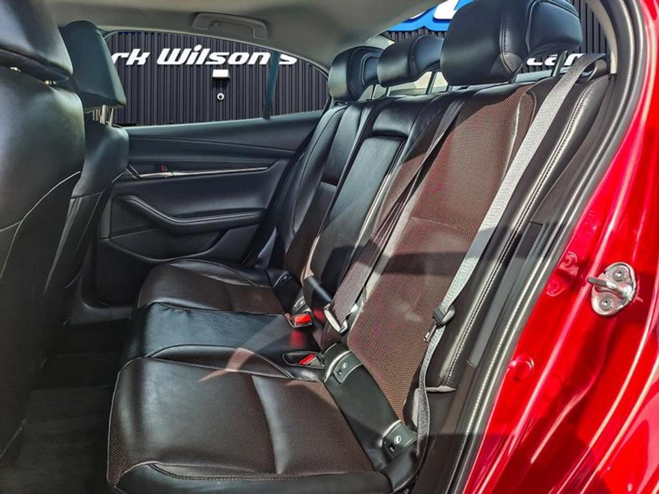 2025 Mazda MAZDA3 GT | Leather | Sunroof | Nav | Heated Wheel + Seats | Power Seat | CarPlay + Android & More! Photo