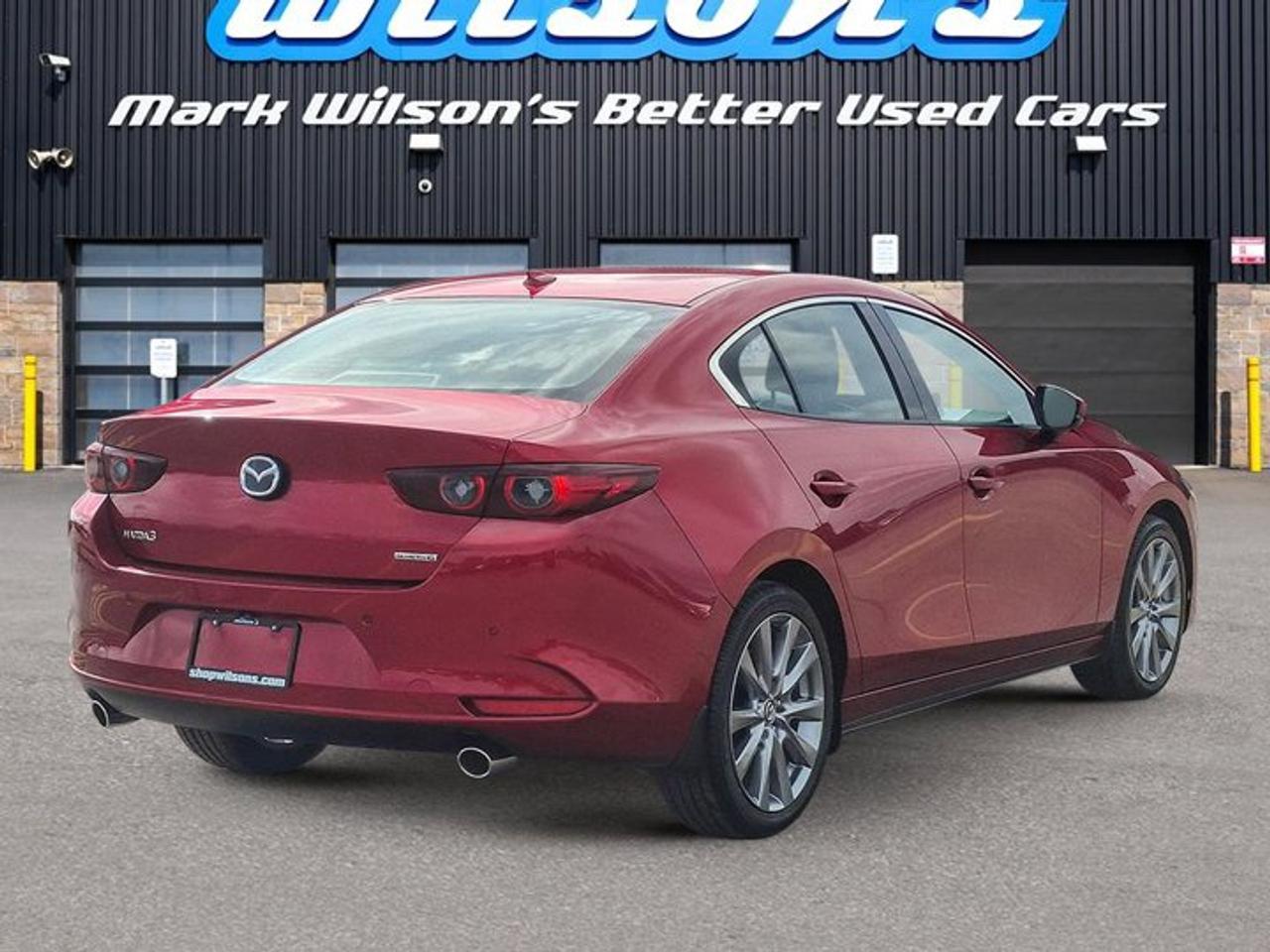 2025 Mazda MAZDA3 GT | Leather | Sunroof | Nav | Heated Wheel + Seats | Power Seat | CarPlay + Android & More! Photo4