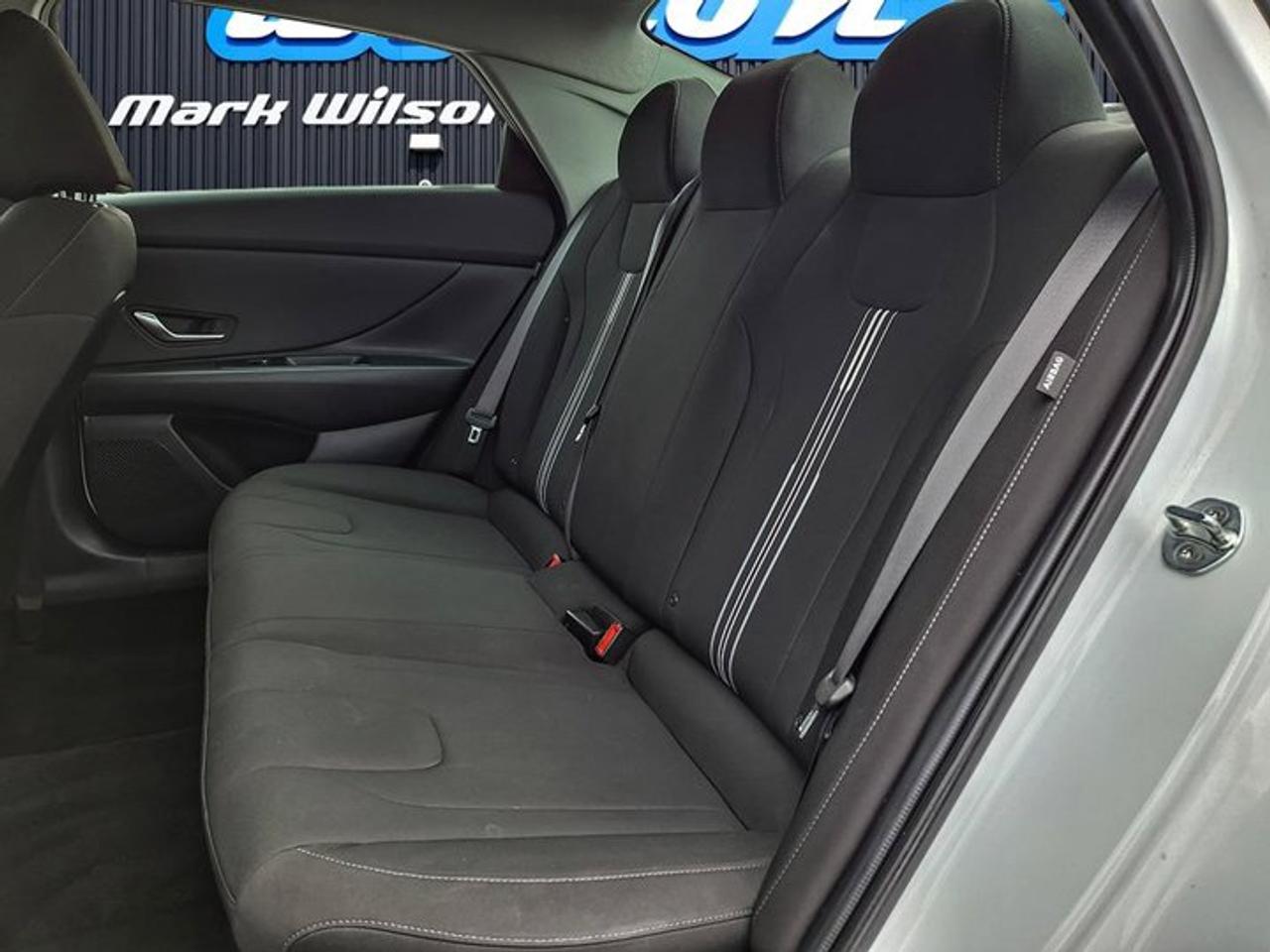 2024 Hyundai Elantra Preferred Tech | Sunroof | Heated Seats + Steering | CarPlay + Android | Remote Start | and More ! Photo