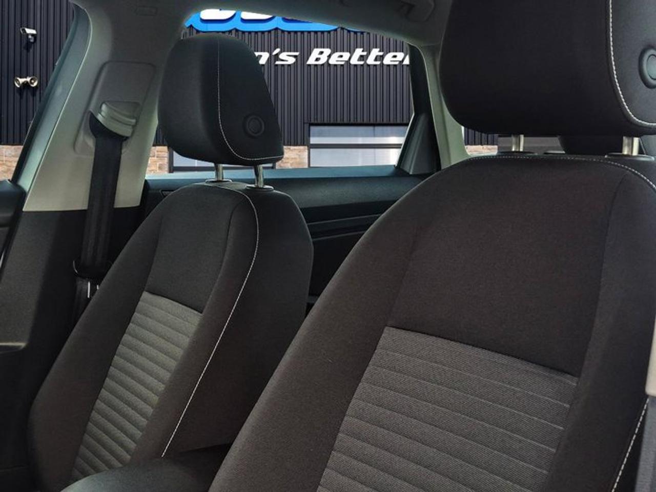 2025 Volkswagen Jetta Trendline | Htd Seats + Steering | CarPlay + Android | Blind Spot | Alloy Wheels | Rear Cam & More ! Photo