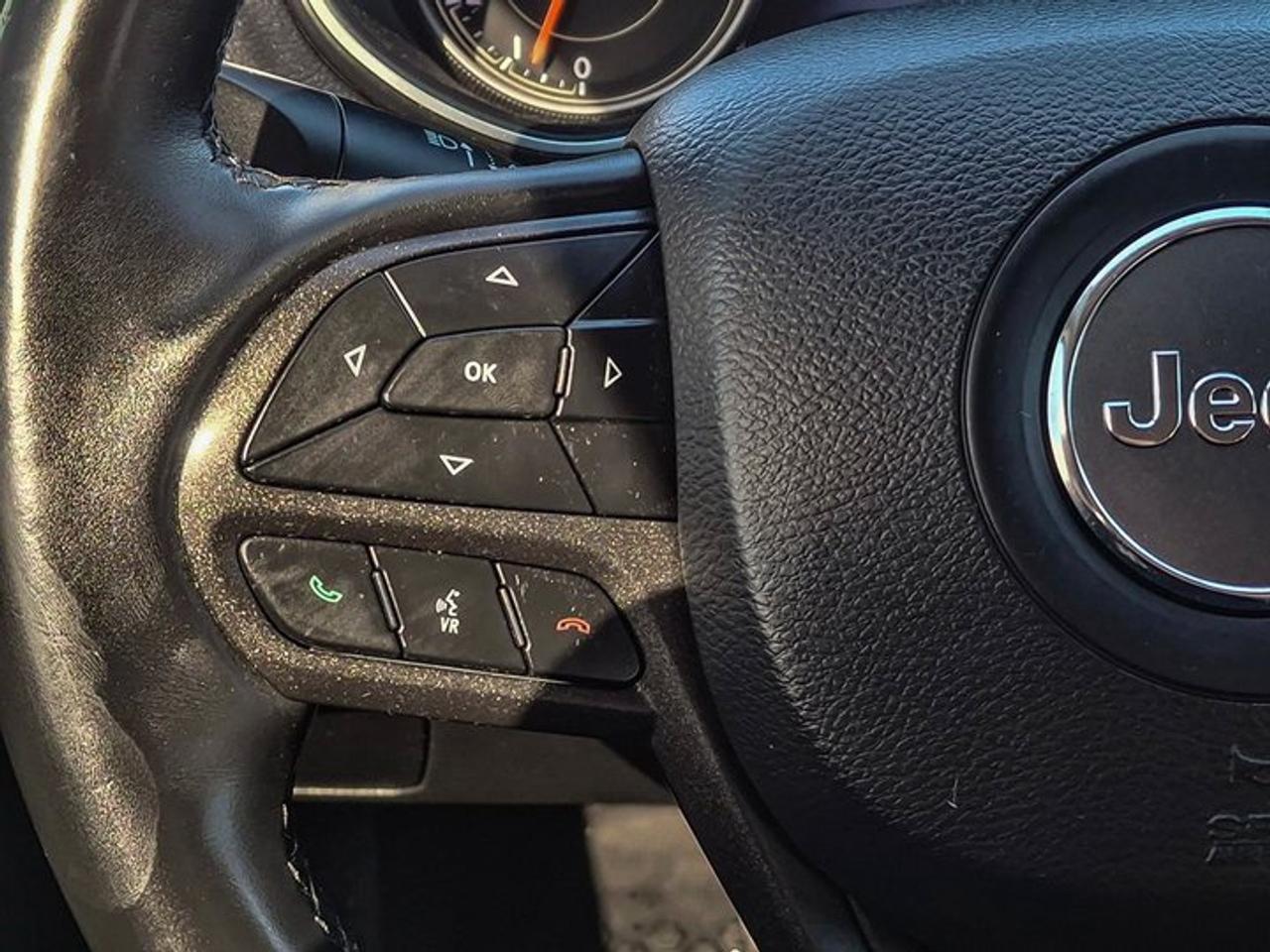 2019 Jeep Cherokee Trailhawk 4x4 | Split Leather | Heated Seats + Steering | Remote Start | Blind Spot Monitor & More ! Photo