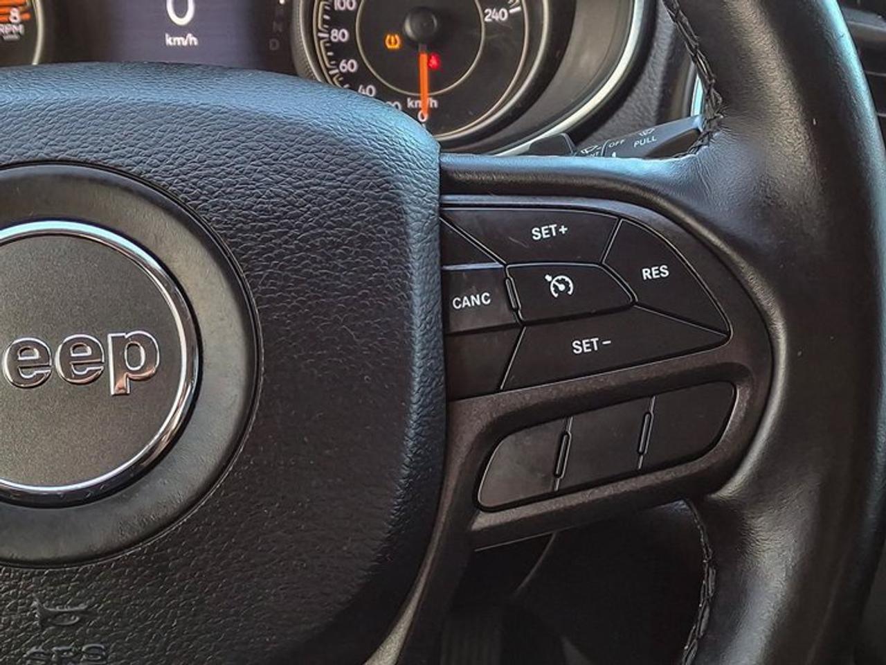2019 Jeep Cherokee Trailhawk 4x4 | Split Leather | Heated Seats + Steering | Remote Start | Blind Spot Monitor & More ! Photo
