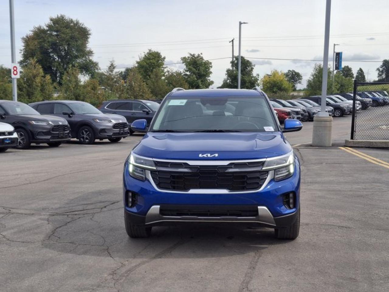 2024 Kia Seltos EX Premium AWD | Leather | Sunroof | Heated + Ventilated Seats | Heated Steering | CarPlay & More ! Photo