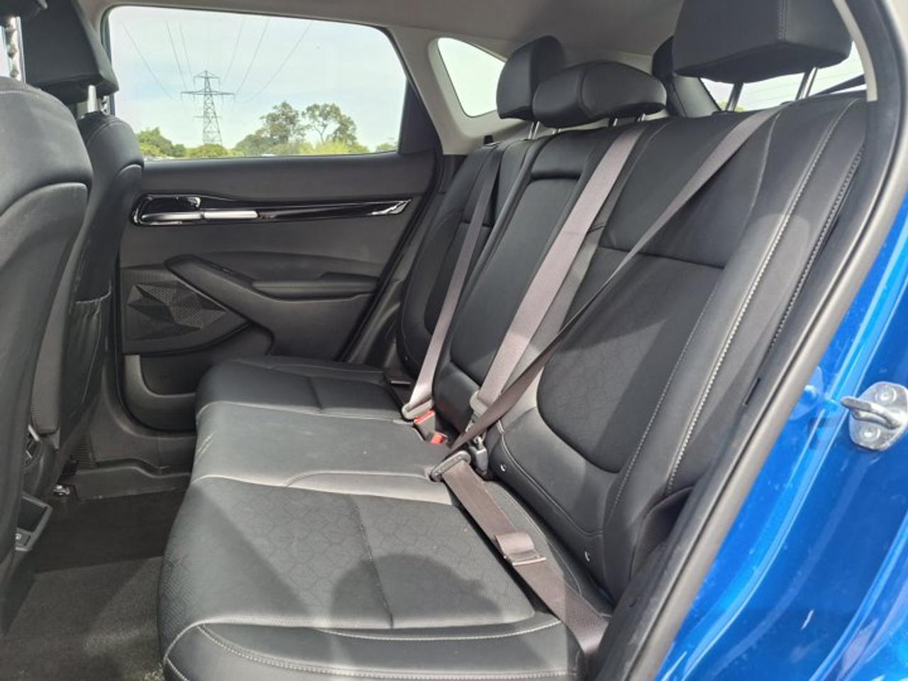 2024 Kia Seltos EX Premium AWD | Leather | Sunroof | Heated + Ventilated Seats | Heated Steering | CarPlay & More ! Photo