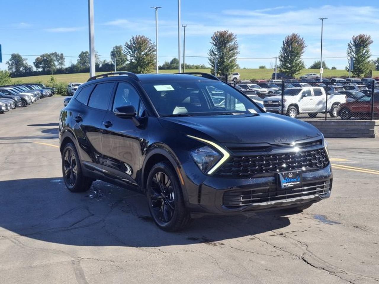 2025 Kia Sportage X-Line AWD | Quilted Leather | Heated Seats + Steering | Remote Start | CarPlay | Rear Cam and More! Photo