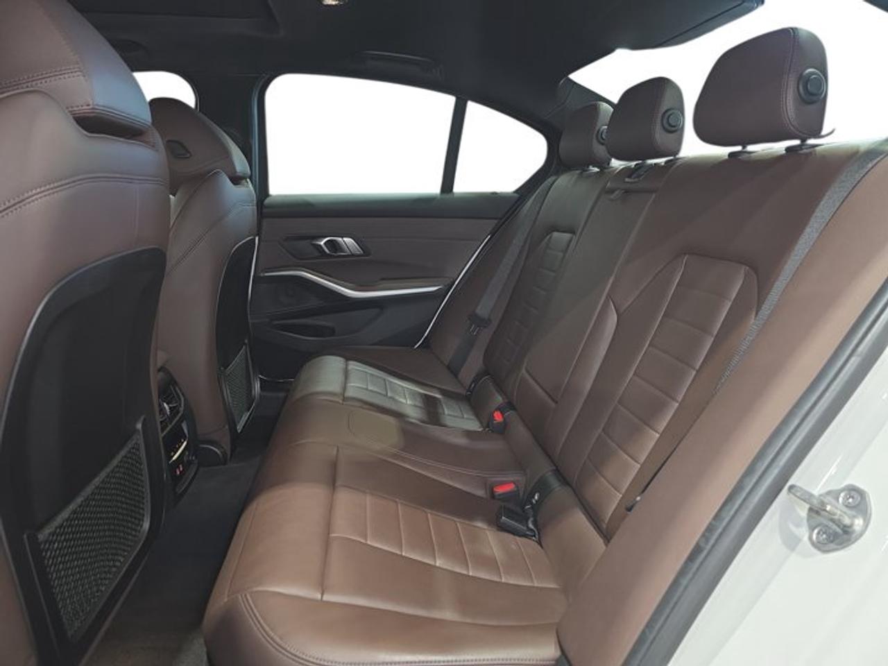 2020 BMW 3 Series 330i xDrive Photo