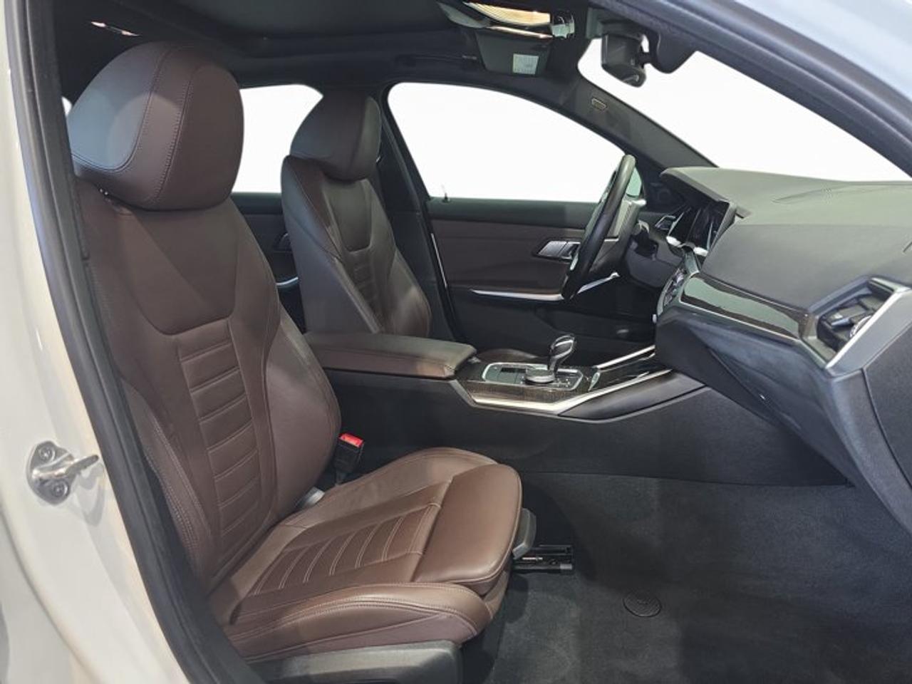 2020 BMW 3 Series 330i xDrive Photo