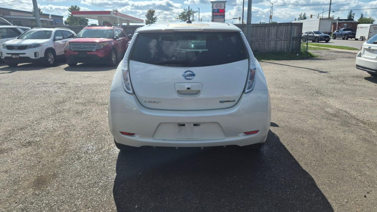 2016 Nissan Leaf SV, ONE OWNER, NO ACCIDENT, ELECTRIC Photo3