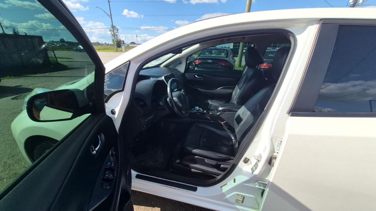 2016 Nissan Leaf SV, ONE OWNER, NO ACCIDENT, ELECTRIC Photo