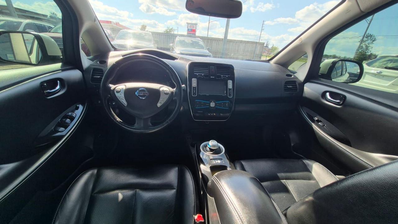 2016 Nissan Leaf SV, ONE OWNER, NO ACCIDENT, ELECTRIC Photo