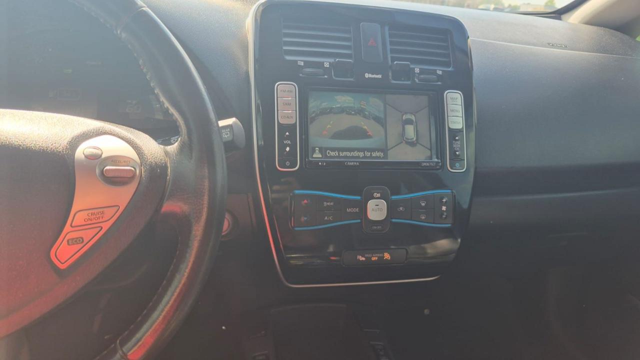 2016 Nissan Leaf SV, ONE OWNER, NO ACCIDENT, ELECTRIC Photo