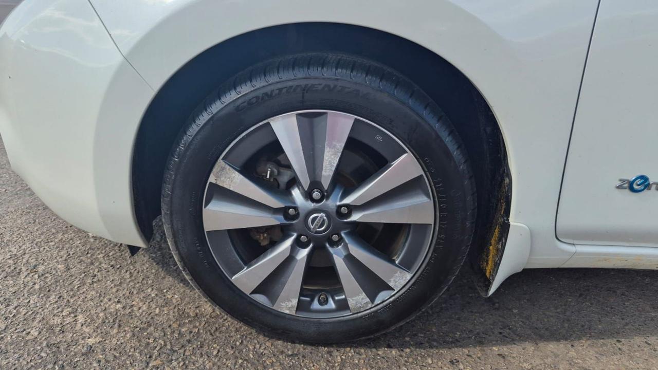 2016 Nissan Leaf SV, ONE OWNER, NO ACCIDENT, ELECTRIC Photo