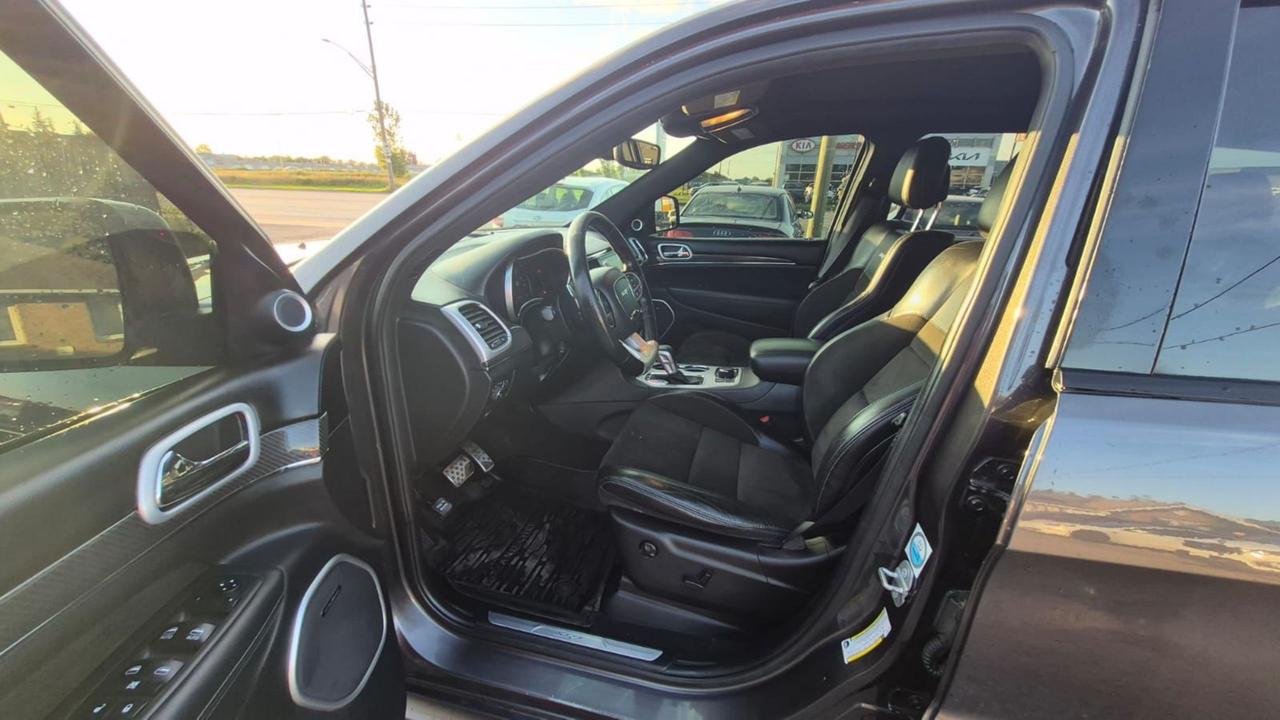 2019 Jeep Grand Cherokee SRT, ONLY 113KMS, 6.4 V8, LOADED, CERTIFIED Photo