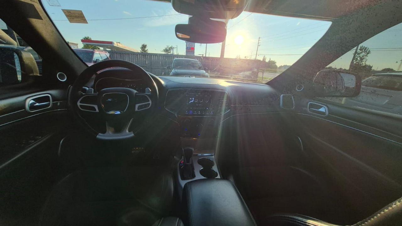 2019 Jeep Grand Cherokee SRT, ONLY 113KMS, 6.4 V8, LOADED, CERTIFIED Photo