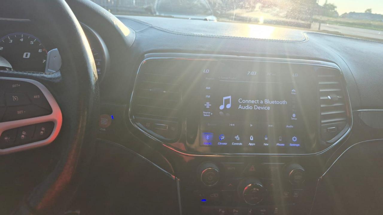2019 Jeep Grand Cherokee SRT, ONLY 113KMS, 6.4 V8, LOADED, CERTIFIED Photo