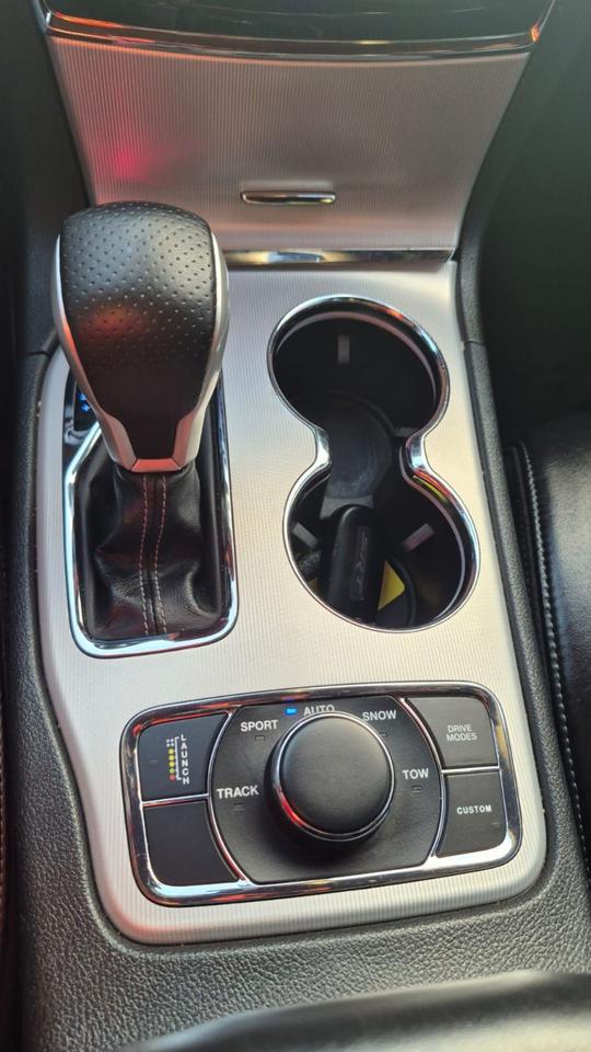 2019 Jeep Grand Cherokee SRT, ONLY 113KMS, 6.4 V8, LOADED, CERTIFIED Photo