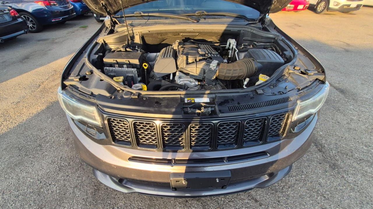 2019 Jeep Grand Cherokee SRT, ONLY 113KMS, 6.4 V8, LOADED, CERTIFIED Photo