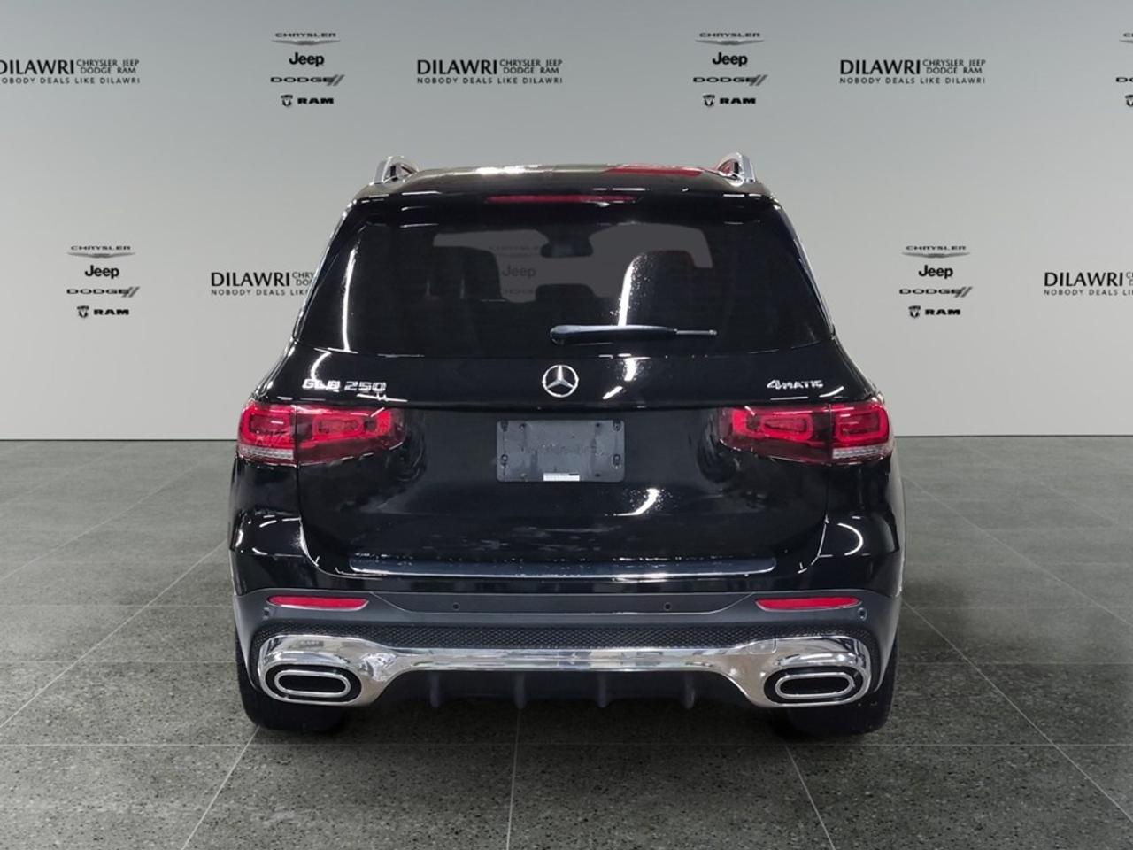 2022 Mercedes-Benz GLB 250 GLB 250 4MATIC SUV Photo