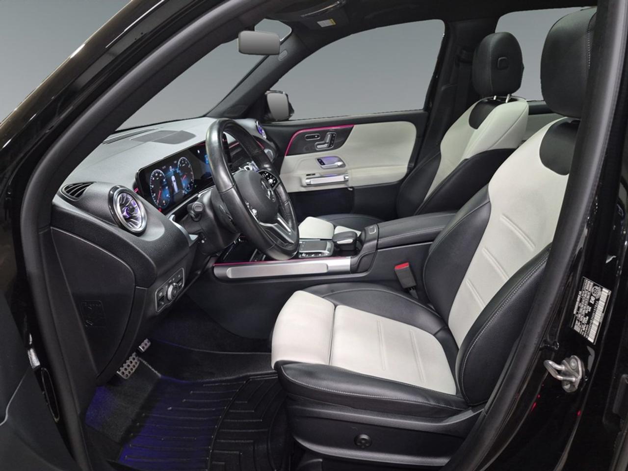 2022 Mercedes-Benz GLB 250 GLB 250 4MATIC SUV Photo