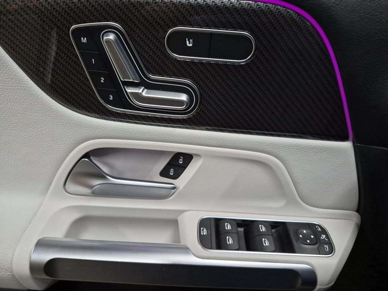 2022 Mercedes-Benz GLB 250 GLB 250 4MATIC SUV Photo