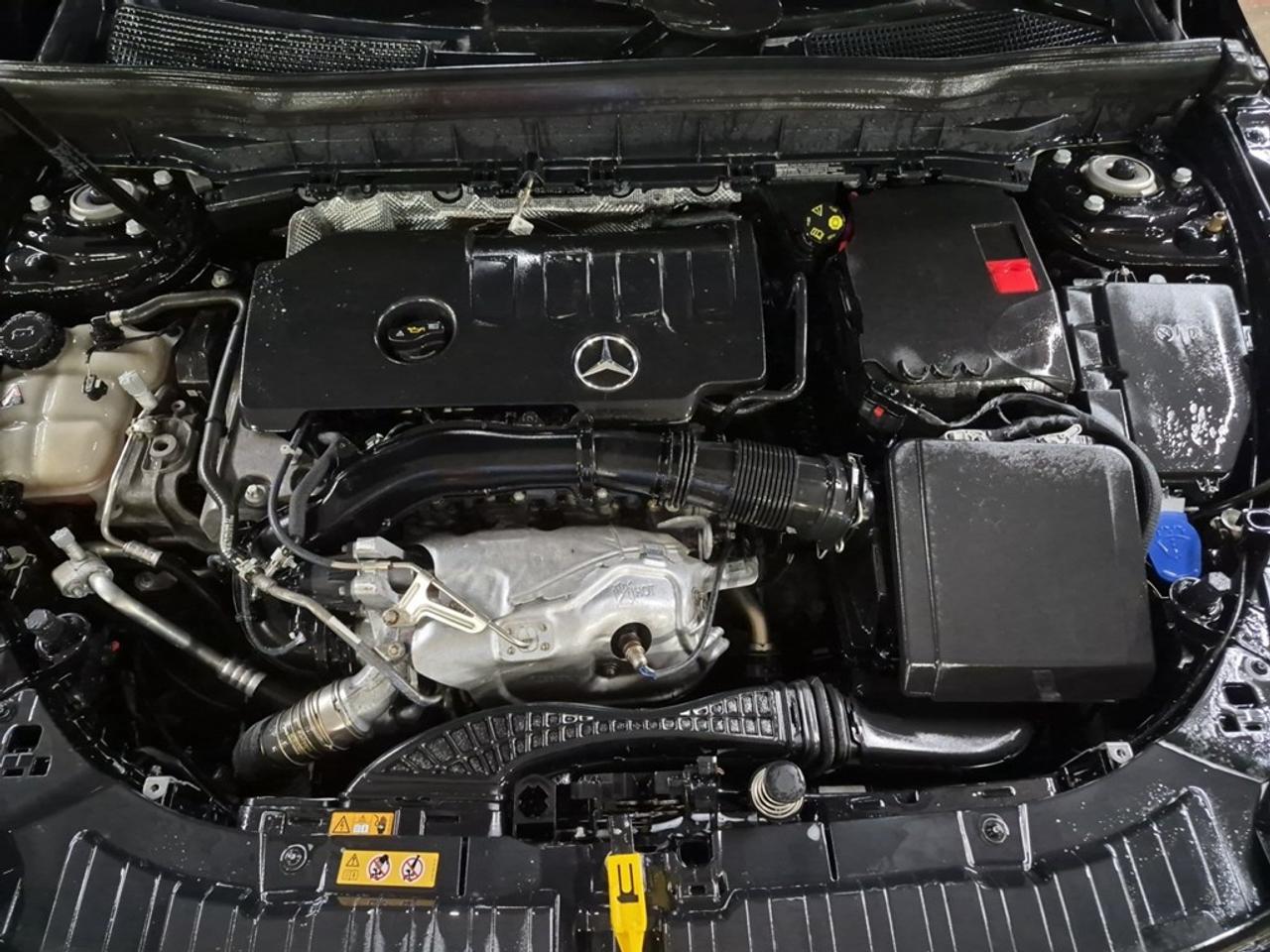 2022 Mercedes-Benz GLB 250 GLB 250 4MATIC SUV Photo