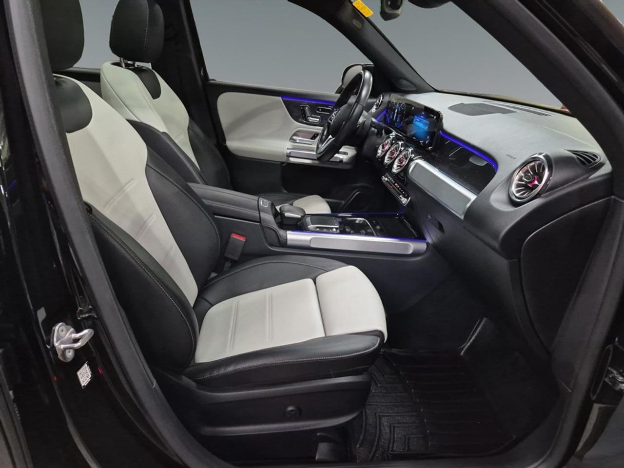 2022 Mercedes-Benz GLB 250 GLB 250 4MATIC SUV Photo
