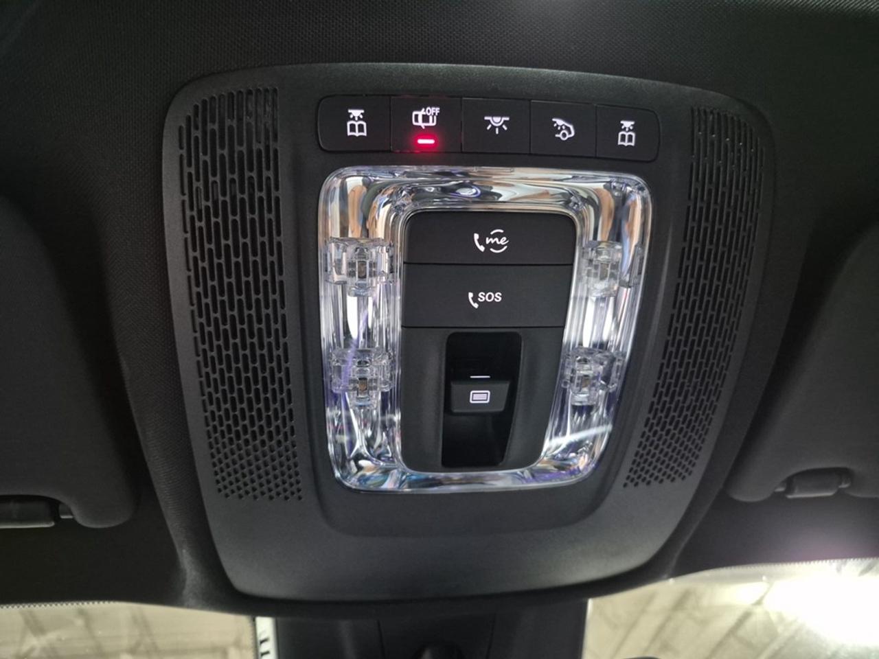 2022 Mercedes-Benz GLB 250 GLB 250 4MATIC SUV Photo