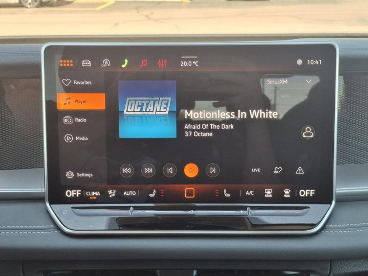 2026 Volkswagen Tiguan Comfortline 4Motion | Leatherette | Heated Seats + Steering | Remote Start | and More ! Photo