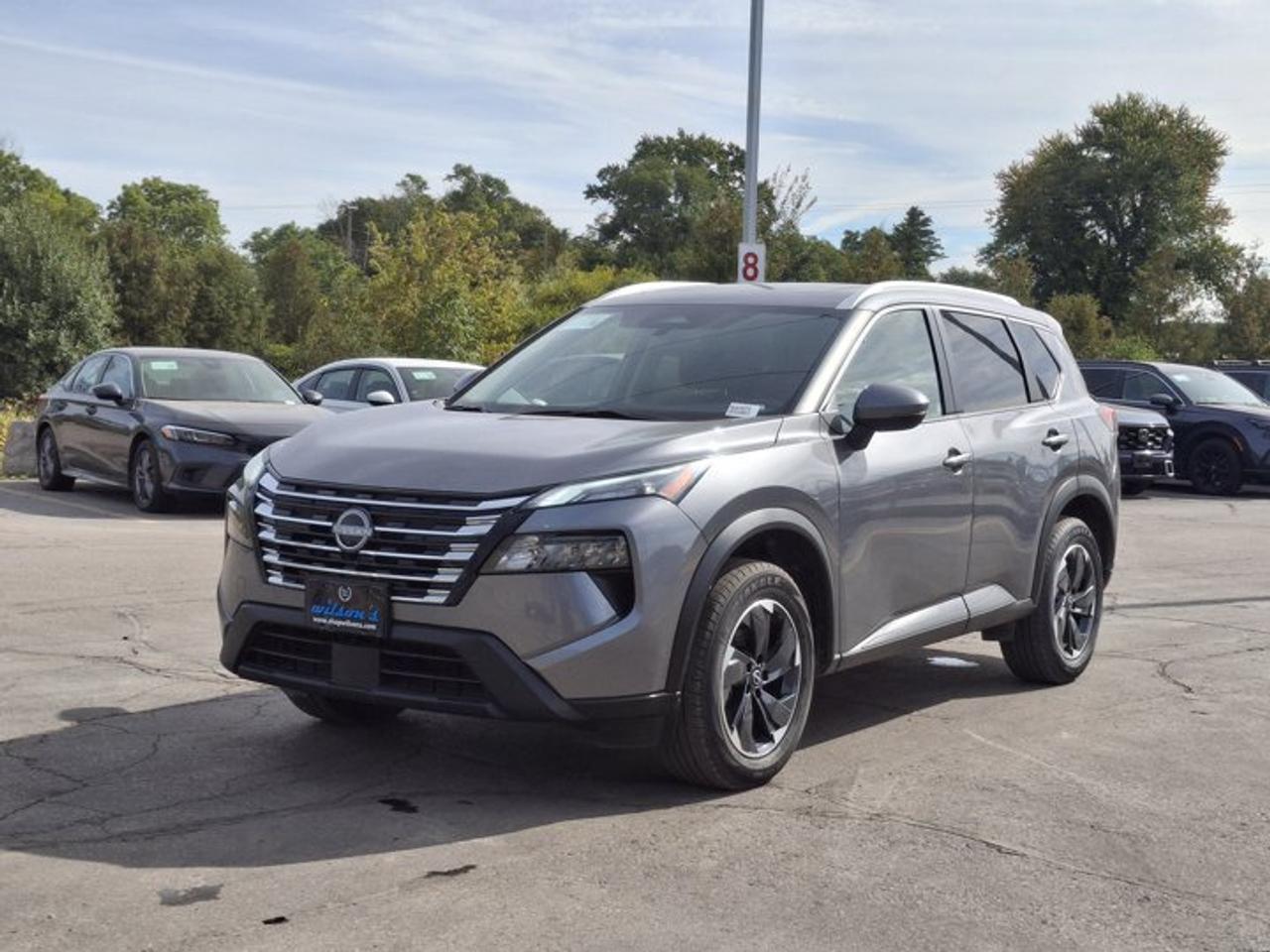 2024 Nissan Rogue SV AWD | Sunroof | Heated Wheel + Seats | Smart Cruise | Power Seat | CarPlay + Android | and More ! Photo0