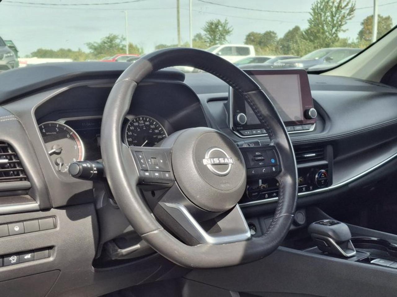 2024 Nissan Rogue SV AWD | Sunroof | Heated Wheel + Seats | Smart Cruise | Power Seat | CarPlay + Android | and More ! Photo