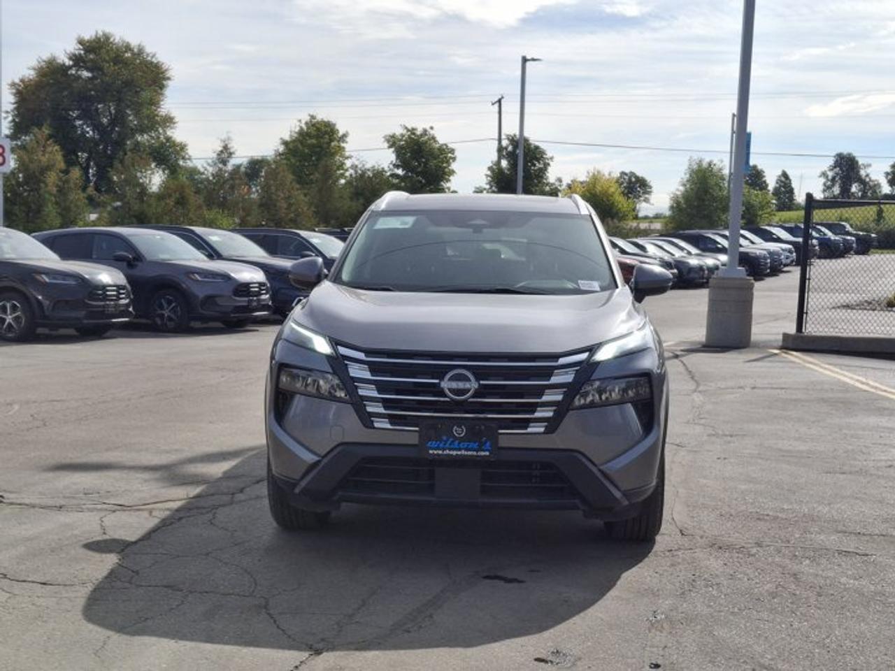 2024 Nissan Rogue SV AWD | Sunroof | Heated Wheel + Seats | Smart Cruise | Power Seat | CarPlay + Android | and More ! Photo