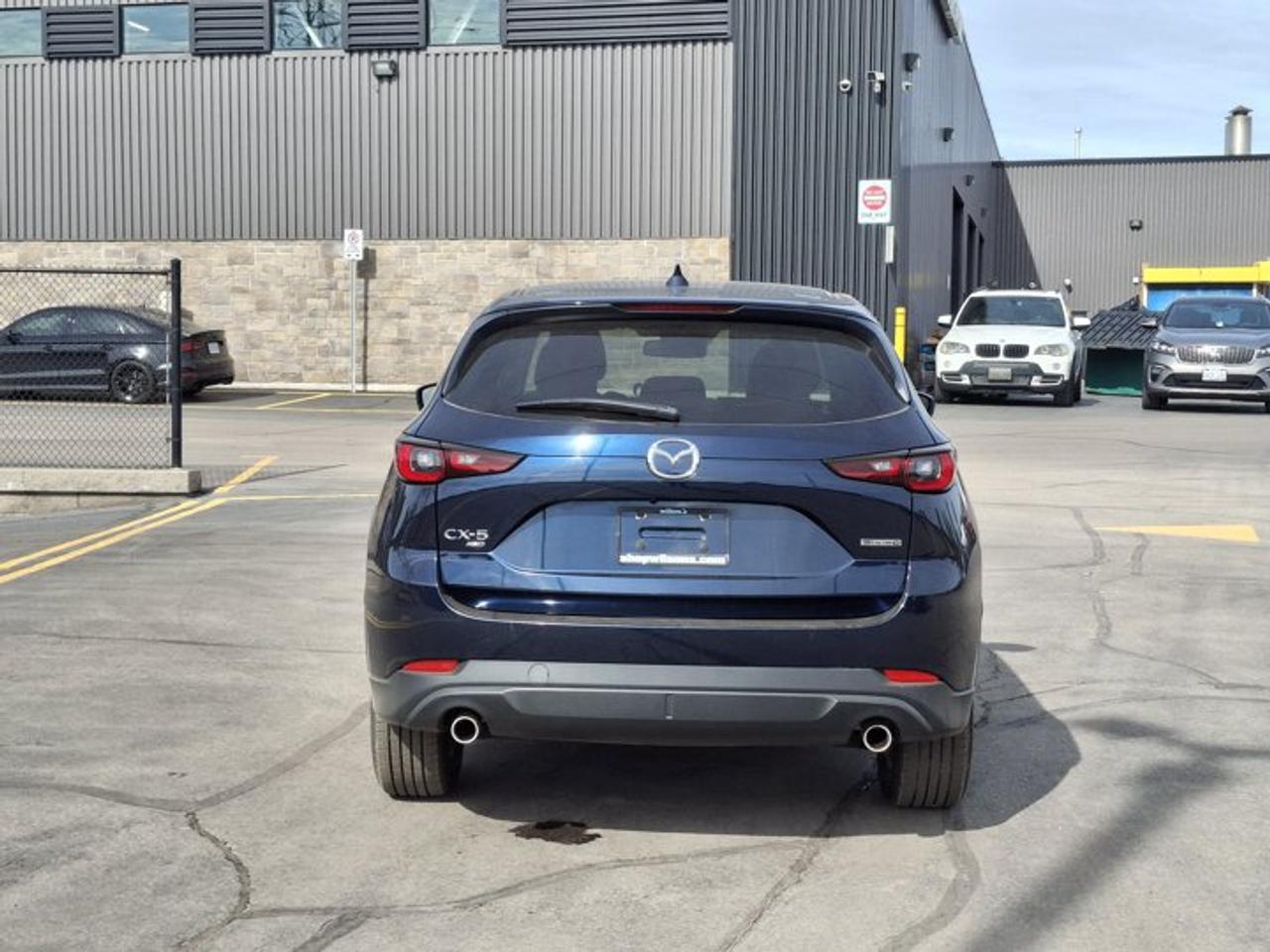 2025 Mazda CX-5 GS AWD | Leatherette | Power Seat | Heated Wheel + Seats | Adaptive Cruise | CarPlay and More ! Photo3