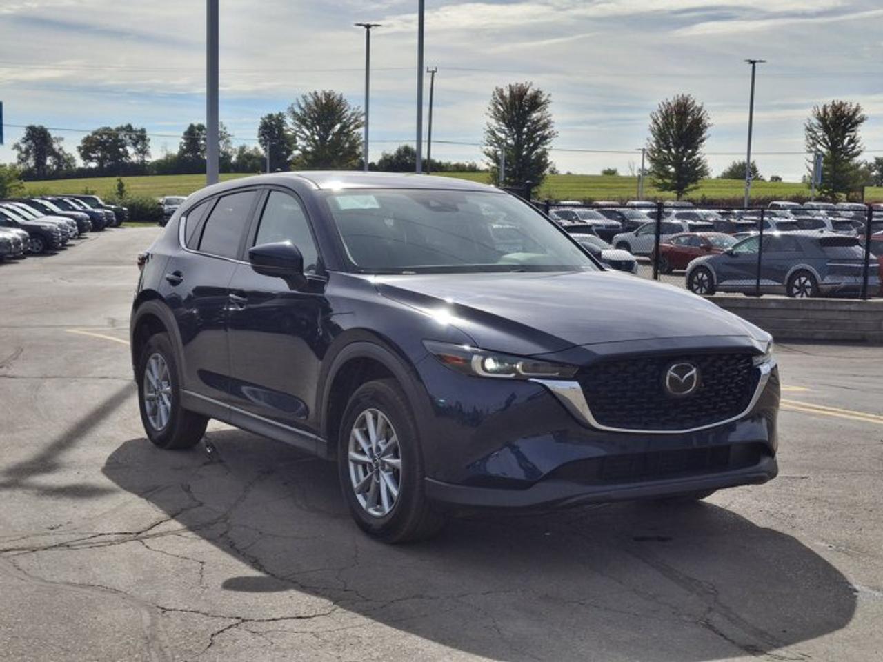 2025 Mazda CX-5 GS AWD | Leatherette | Power Seat | Heated Wheel + Seats | Adaptive Cruise | CarPlay and More ! Photo