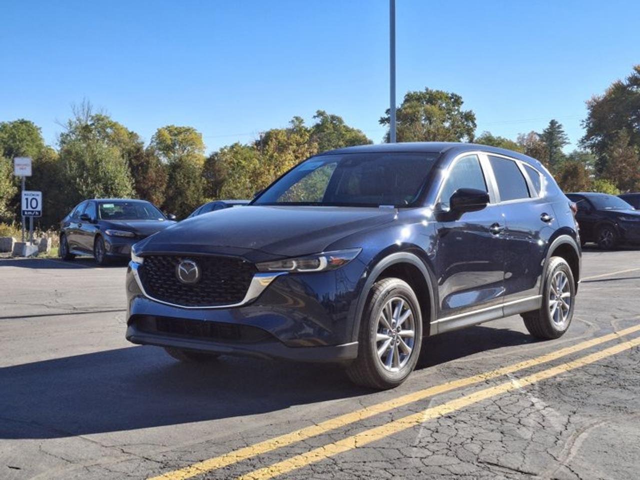 2025 Mazda CX-5 GS AWD | Leatherette | Power Seat | Heated Wheel + Seats | Adaptive Cruise | CarPlay and More ! Photo0