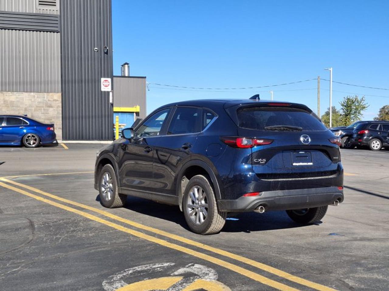 2025 Mazda CX-5 GS AWD | Leatherette | Power Seat | Heated Wheel + Seats | Adaptive Cruise | CarPlay and More ! Photo