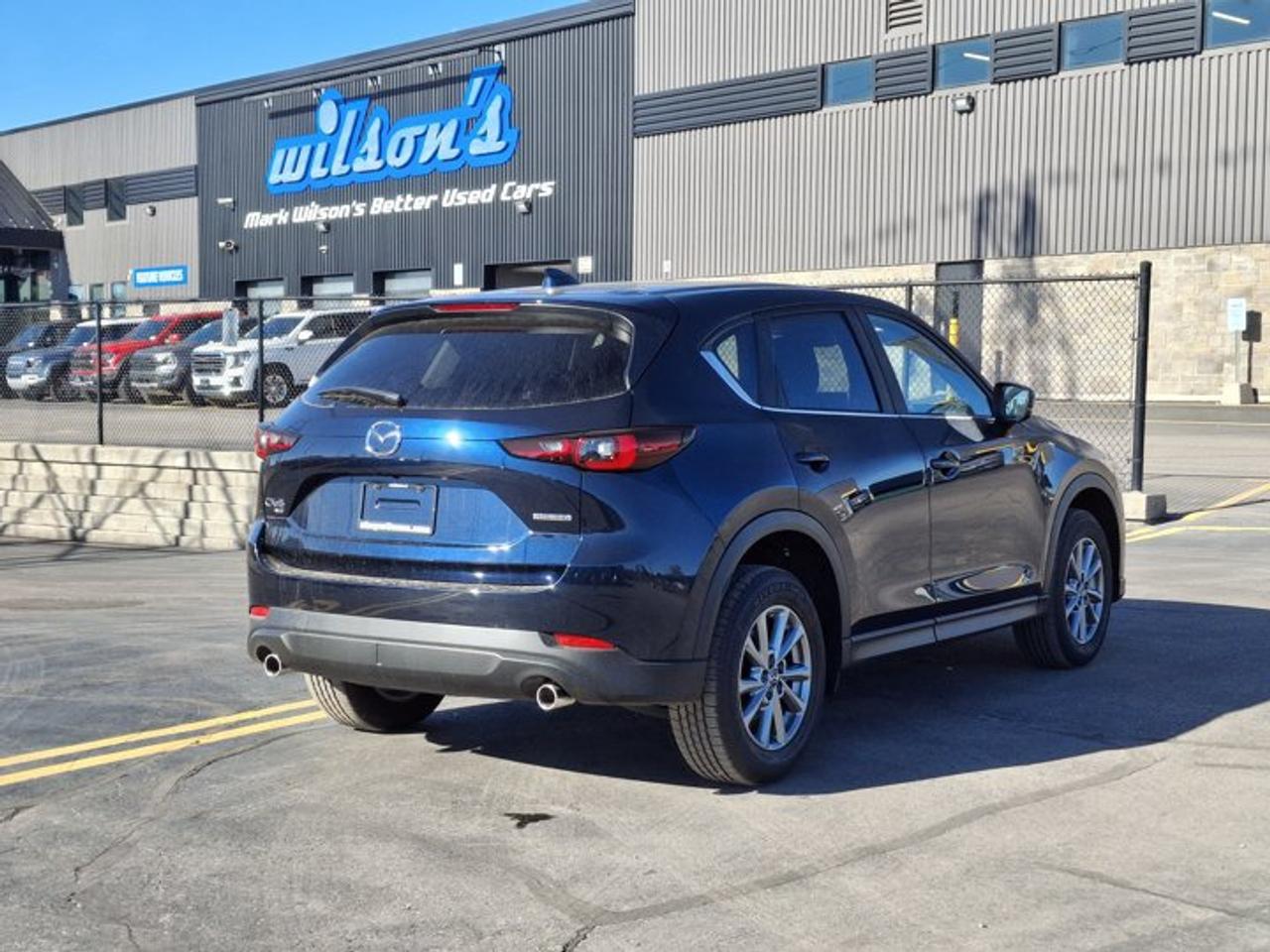 2025 Mazda CX-5 GS AWD | Leatherette | Power Seat | Heated Wheel + Seats | Adaptive Cruise | CarPlay and More ! Photo