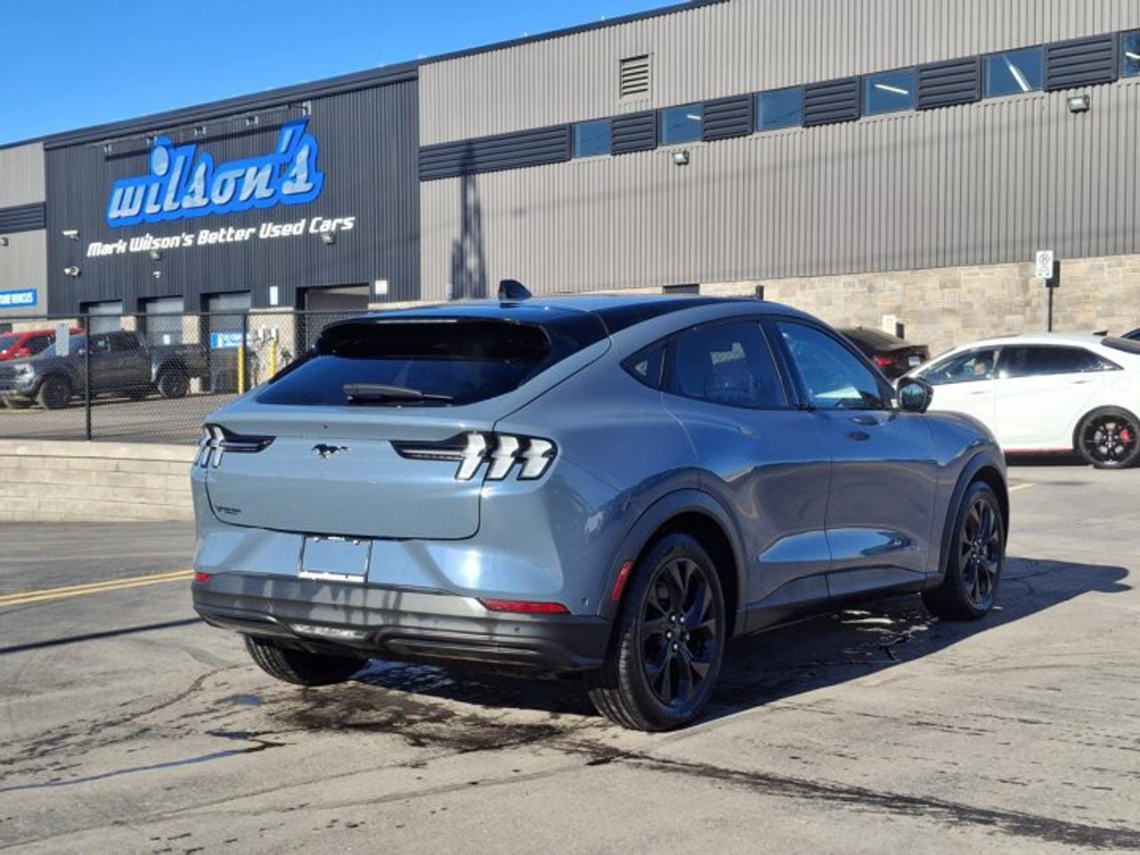 2024 Ford Mustang Mach-E Select EAWD | Leather | Heated Seats + Steering | Navi | Adaptive Cruise | Wireless CarPlay & More ! Photo
