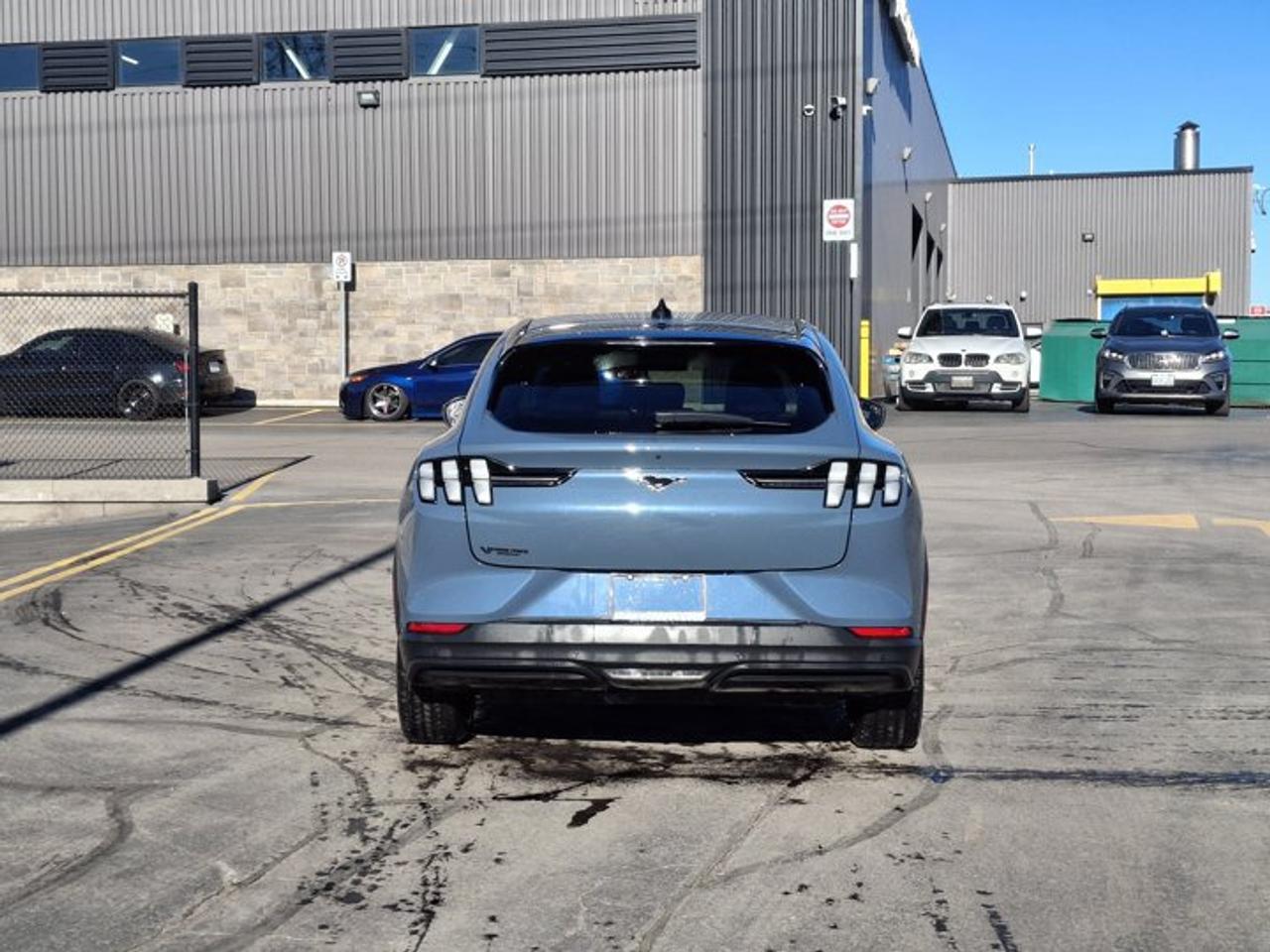 2024 Ford Mustang Mach-E Select EAWD | Leather | Heated Seats + Steering | Navi | Adaptive Cruise | Wireless CarPlay & More ! Photo4