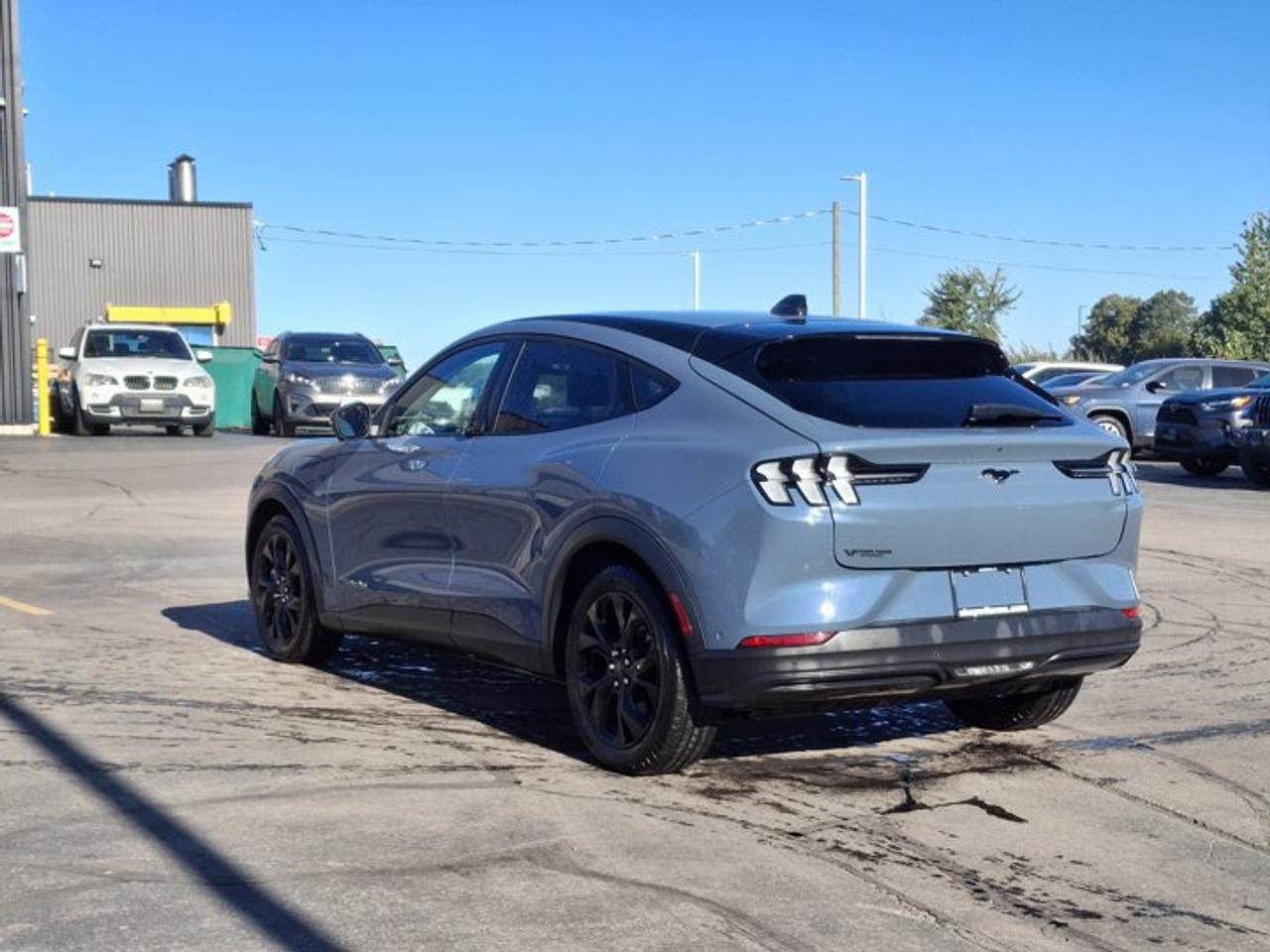 2024 Ford Mustang Mach-E Select EAWD | Leather | Heated Seats + Steering | Navi | Adaptive Cruise | Wireless CarPlay & More ! Photo