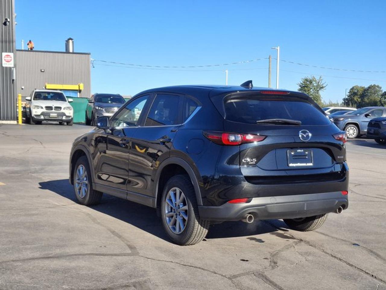 2025 Mazda CX-5 GS AWD | Leatherette | Power Seat | Heated Wheel + Seats | Adaptive Cruise | CarPlay and More ! Photo