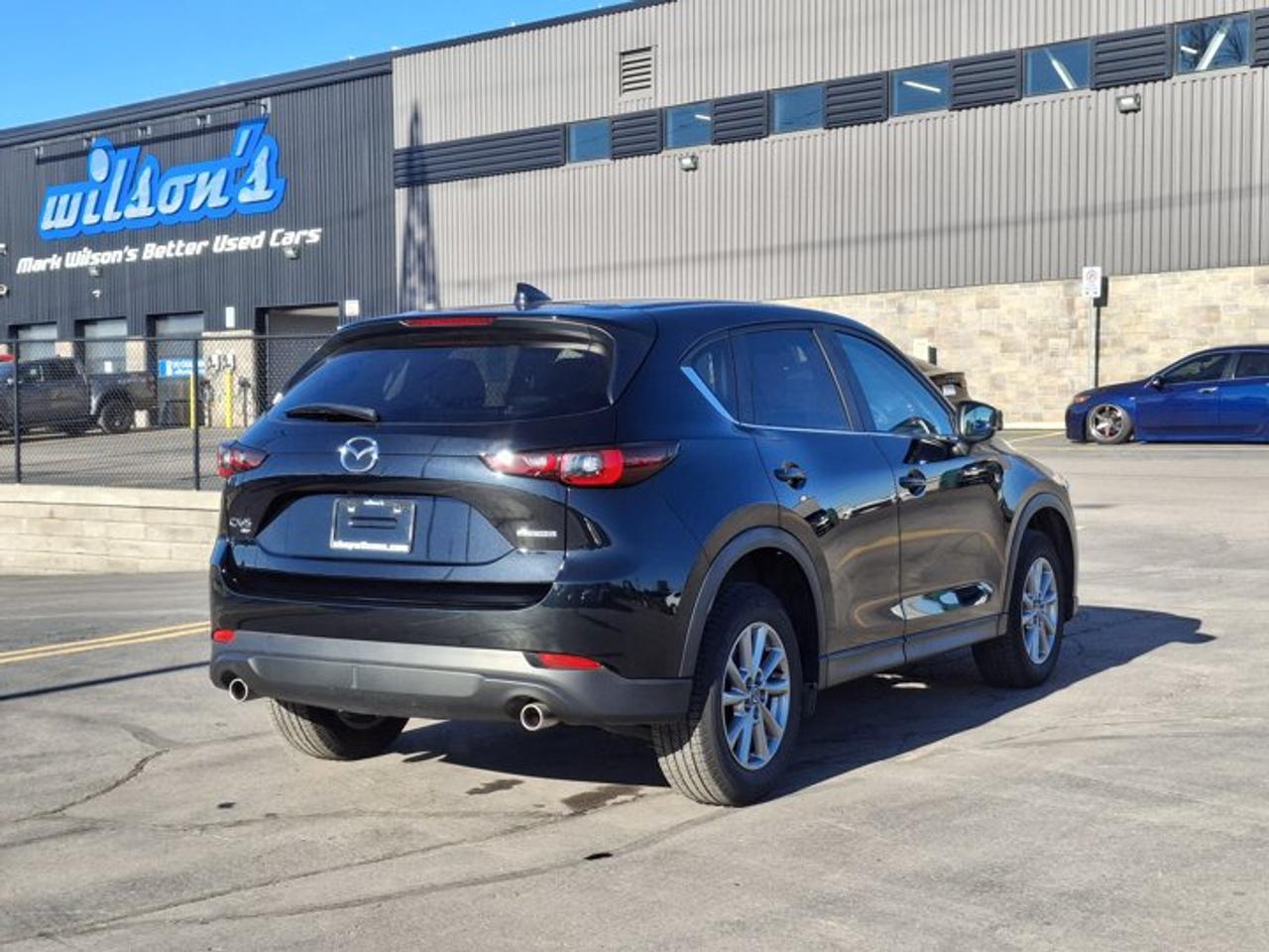 2025 Mazda CX-5 GS AWD | Leatherette | Power Seat | Heated Wheel + Seats | Adaptive Cruise | CarPlay and More ! Photo