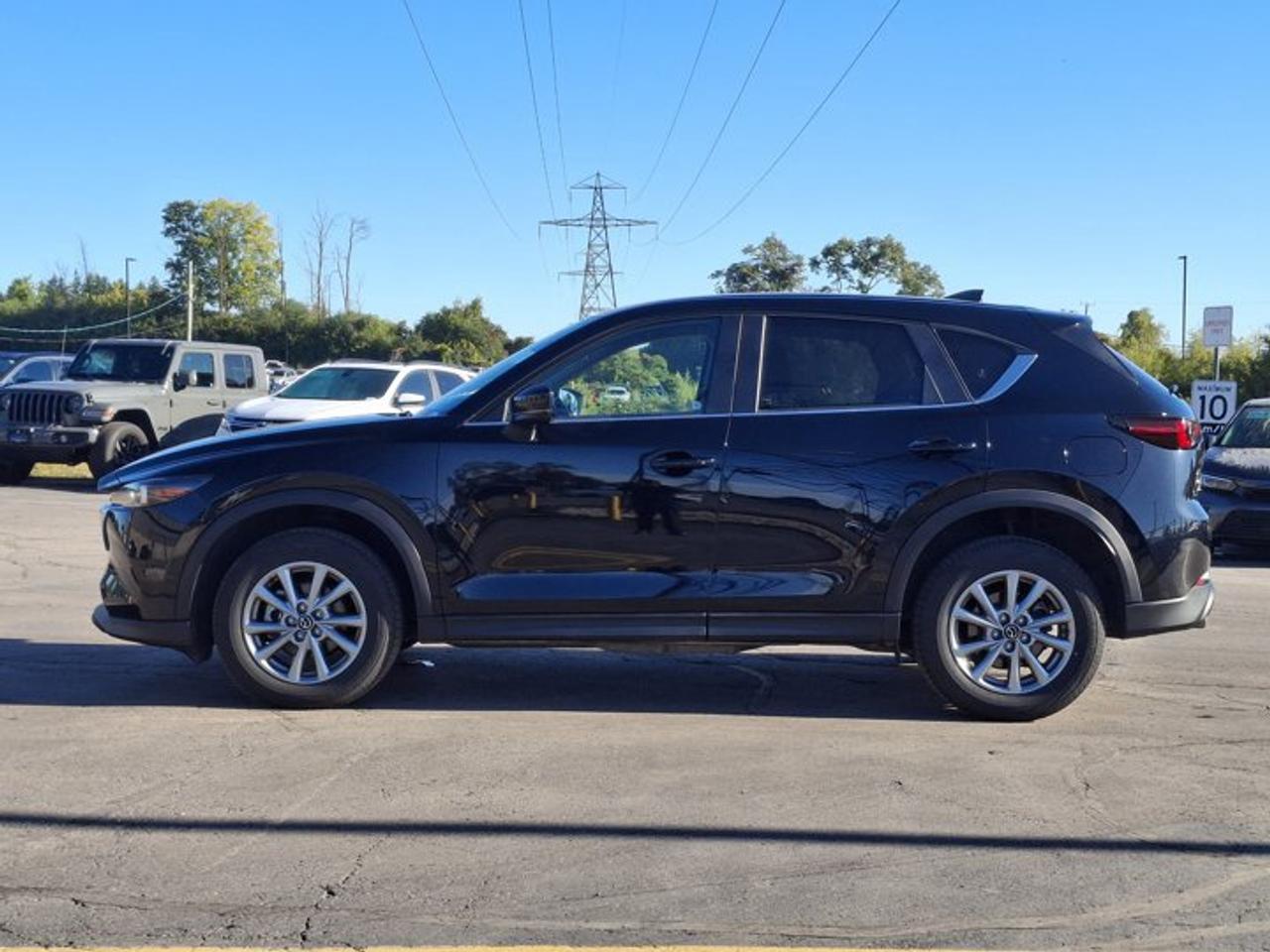 2025 Mazda CX-5 GS AWD | Leatherette | Power Seat | Heated Wheel + Seats | Adaptive Cruise | CarPlay and More ! Photo1