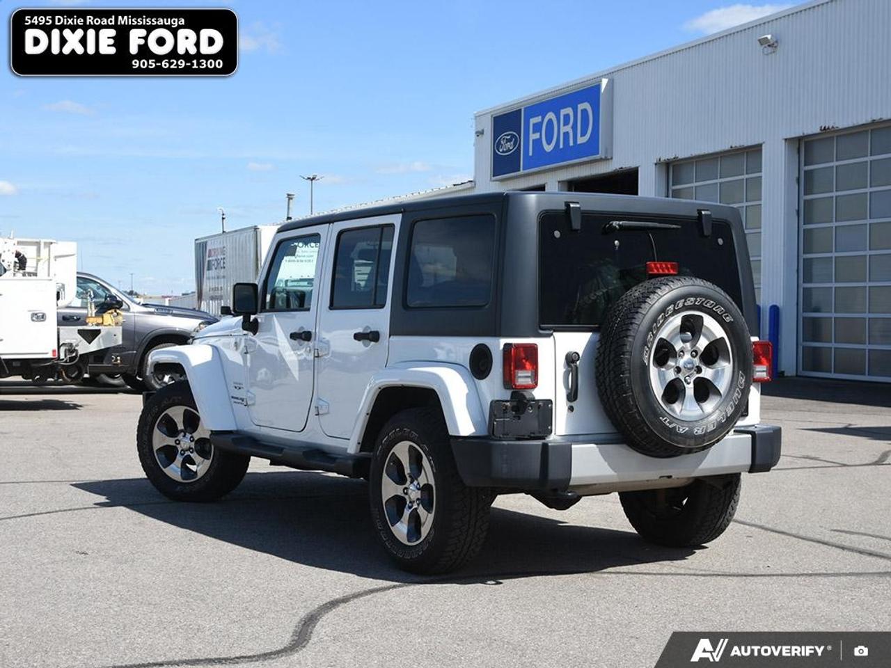 2018 Jeep Wrangler JK Unlimited Sahara Photo3