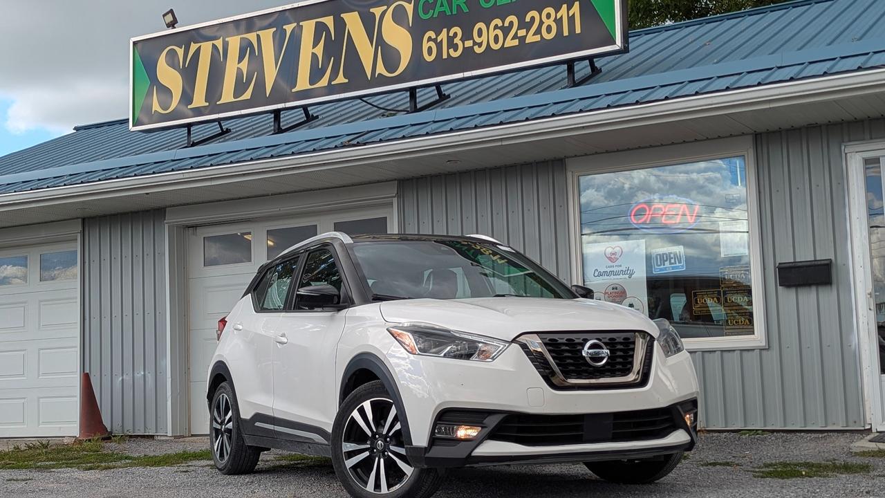 2020 Nissan Kicks SR - Photo #1