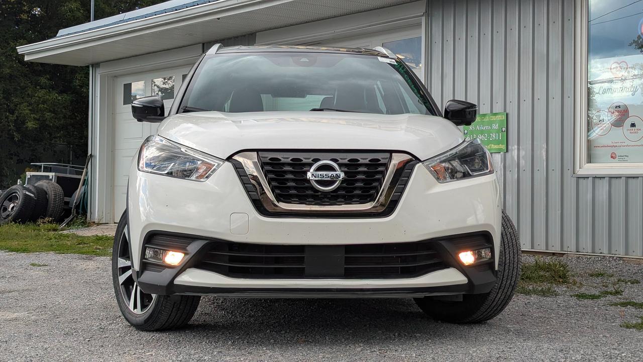 2020 Nissan Kicks SR Photo1