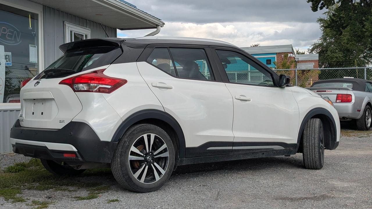2020 Nissan Kicks SR Photo