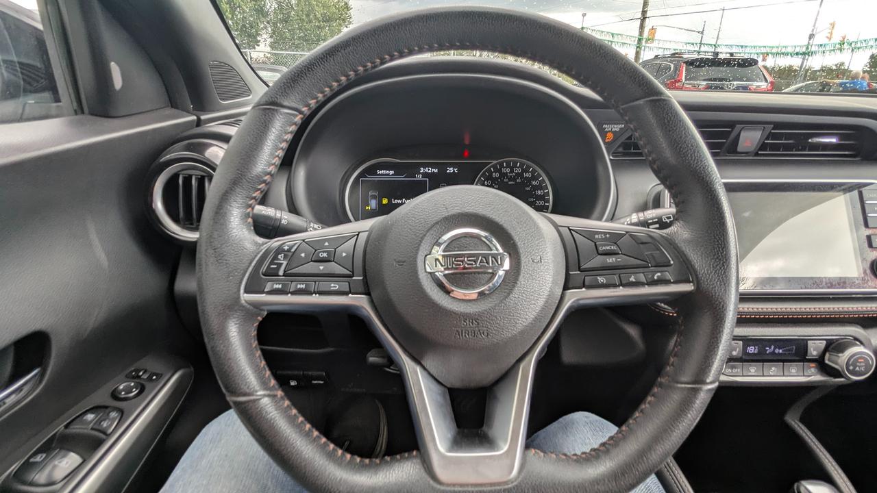 2020 Nissan Kicks SR Photo