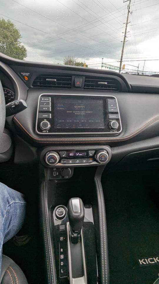 2020 Nissan Kicks SR Photo
